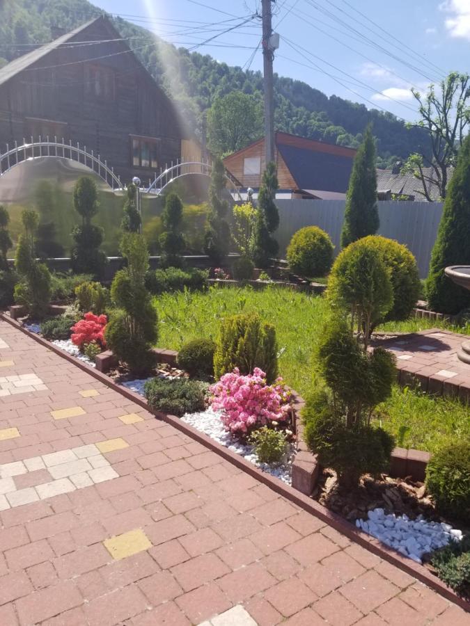 Садиба Квітка Карпат Руська Мокра Екстер'єр фото